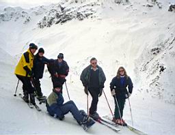 Montafon 206 skupina na svahu PP Pfyzik Aja.jpg